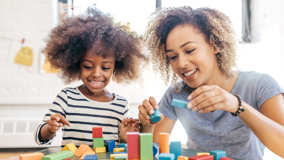 La primera vía para ser profesora de Infantil es la universitaria