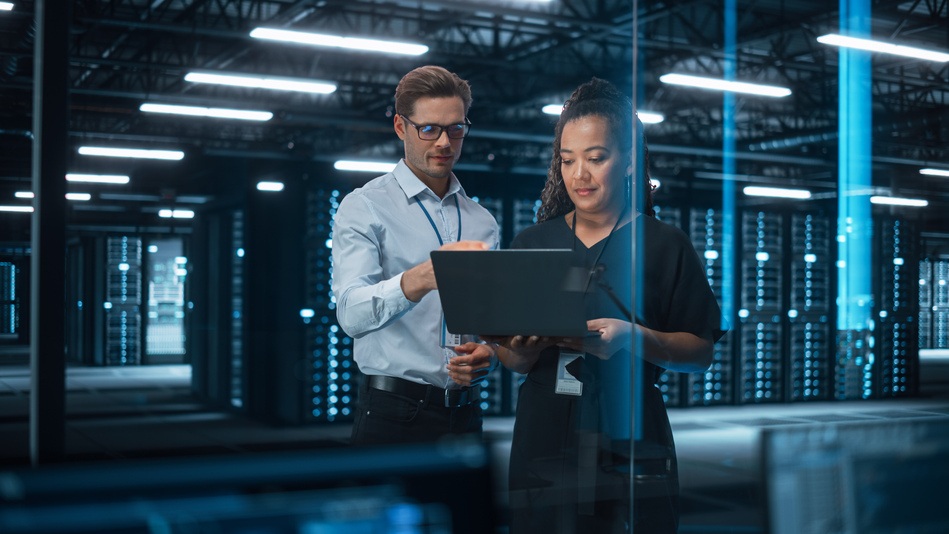 Al administrador de bases de datos se le conoce también como ABD (o DBA por las siglas en inglés de database administrator)