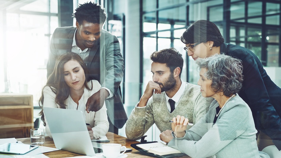 El administrativo en RRHH es un profesional esencial en las empresas porque se encarga de la gestión del personal y de numerosas tareas organizativas