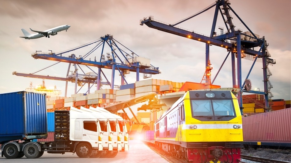 Las asignaturas de la FP de Transporte y Logística te forman para trabajar en un sector con una alta empleabilidad y en el que se requiere de gran especialización, lo que se traduce en salarios muy competitivos