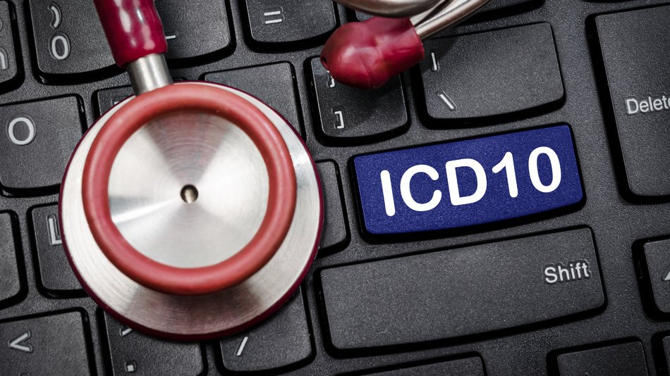 el CIE-10, que es el sistema estándar que se utiliza en España para registrar, clasificar y codificar diagnósticos y procedimientos médicos