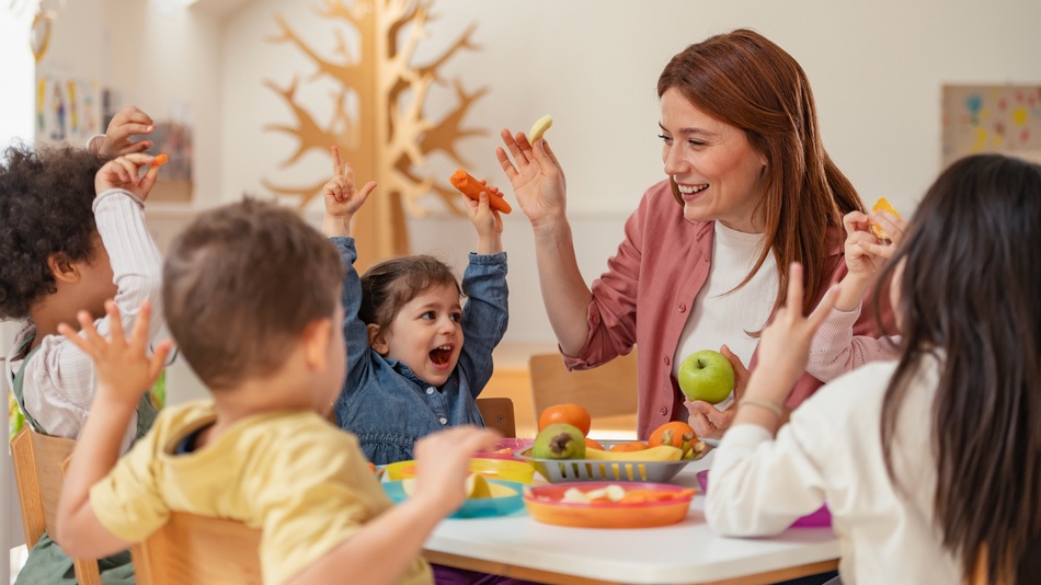 El monitor de comedor escolar puede trabajar, obviamente, en comedores escolares pero tambi&eacute;n te da otras opciones dentro del &aacute;mbito socioeducativo, como en las guarder&iacute;as